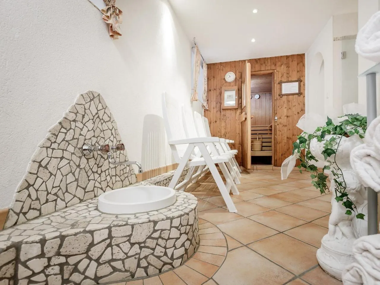 Bed & Breakfast Pension garni Edelweiss